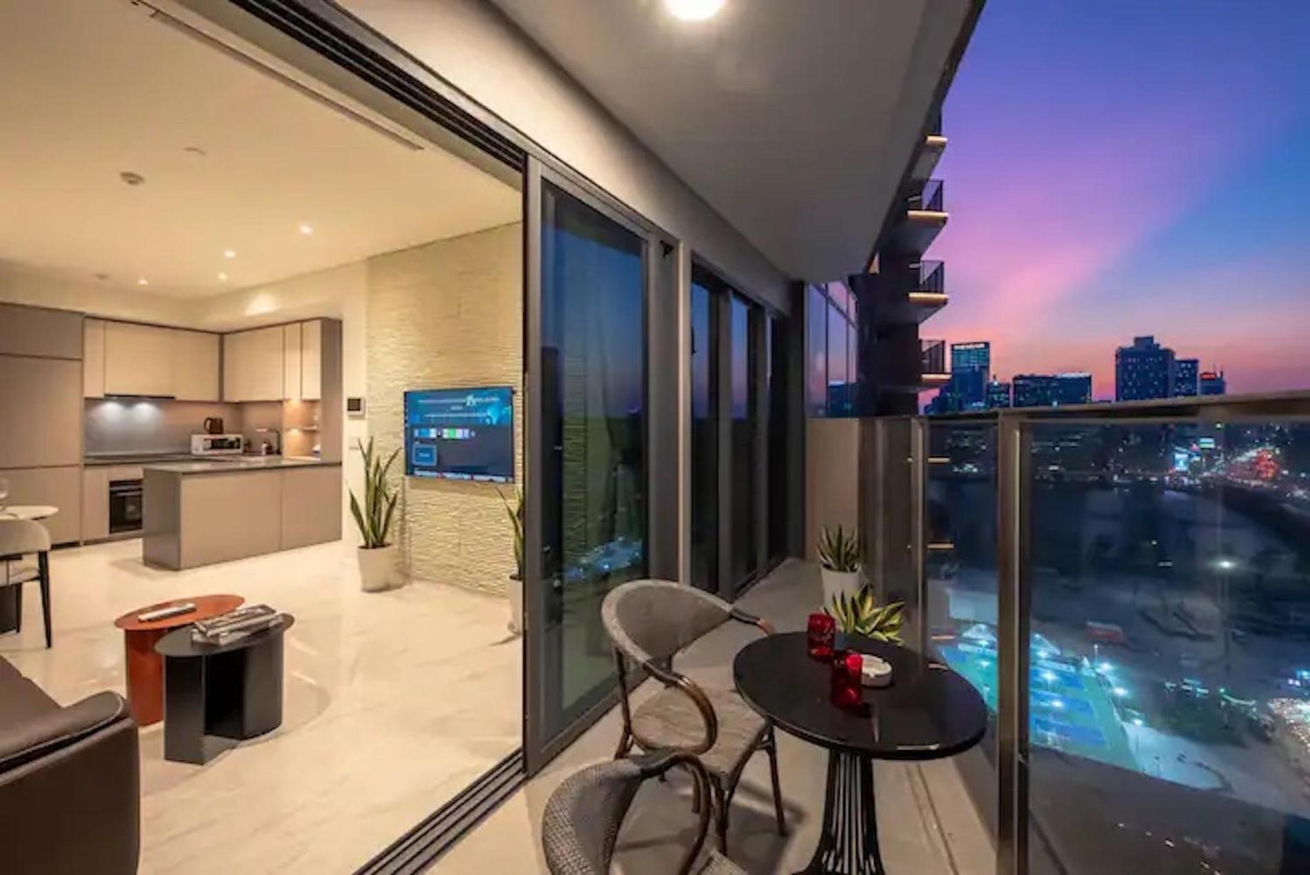 Zo Apartment Opera, Crest, Galleria -Central Saigon -Free Pool-Gym-Sauna Room-Yoga Room Ho Chi Minh City Bagian luar foto